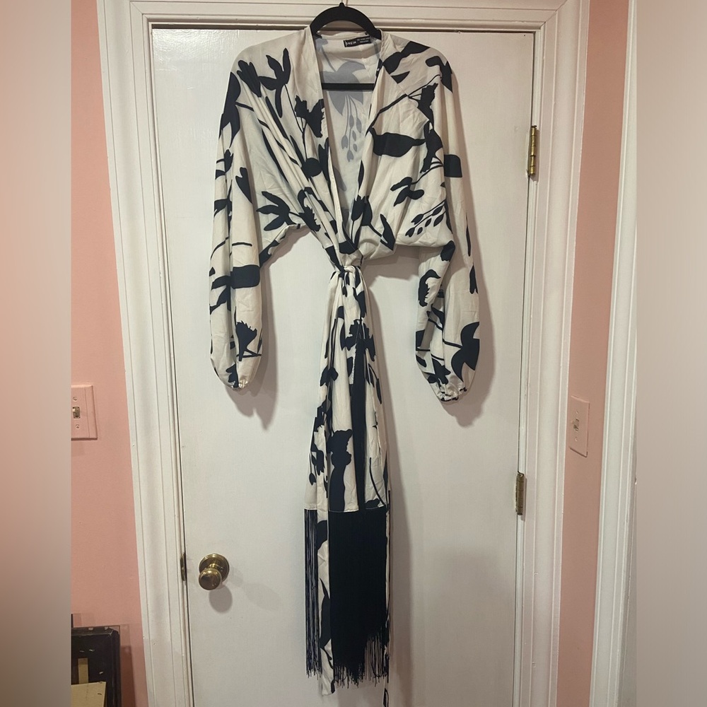 Witchy Floral Wrap Dress with Fringe sz L